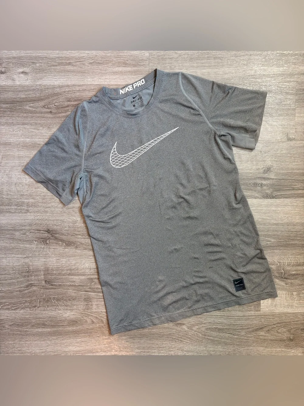 Nike boys gray dri-fit shirt